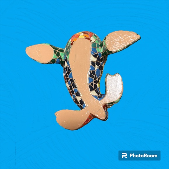 Ceramic design of a seal, very colorful, last photo compared to a penny, decor. - Picture 5 of 6